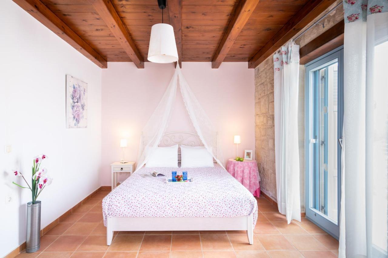 Beachfront Villa Turquoise With Private Pool, Bbq And Ping Pong Table Khania Eksteriør bilde