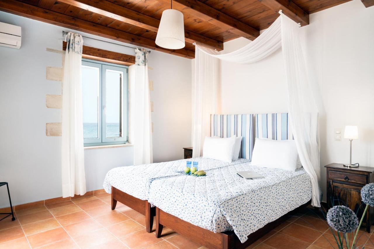 Beachfront Villa Turquoise With Private Pool, Bbq And Ping Pong Table Khania Eksteriør bilde
